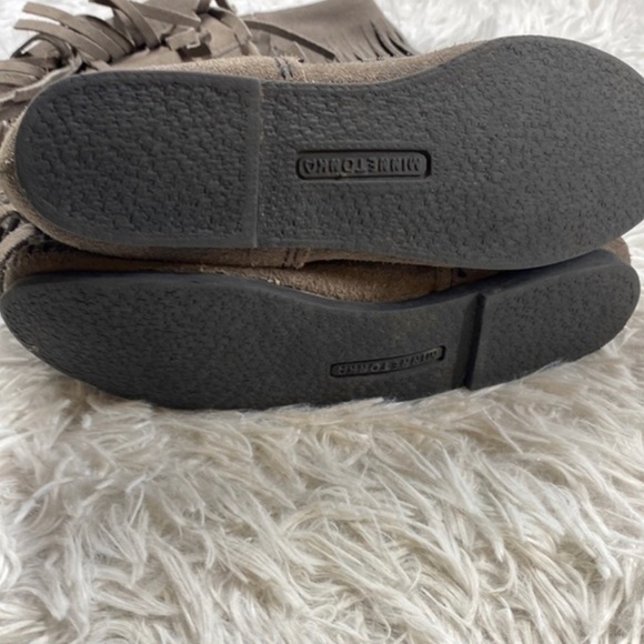 Minnetonka Hippie moccasin fringe boots size 5 - Picture 5 of 6